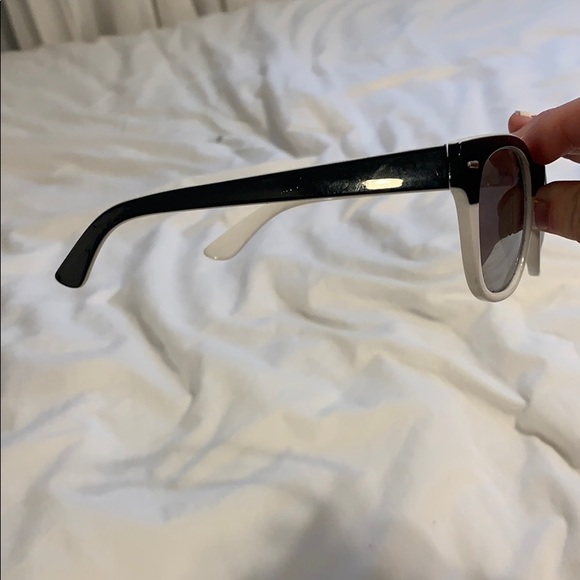 black and white circle sunglasses - Picture 2 of 2